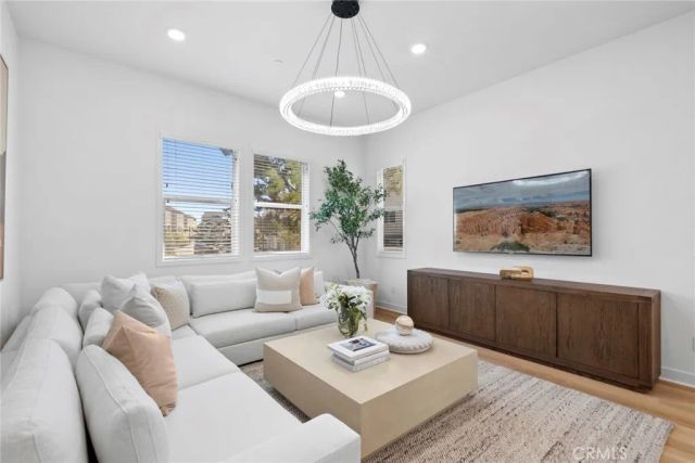 327 Baluster, Irvine, CA 92618