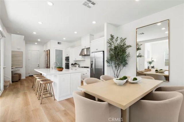 327 Baluster, Irvine, CA 92618
