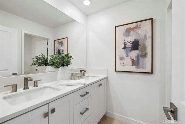 327 Baluster, Irvine, CA 92618
