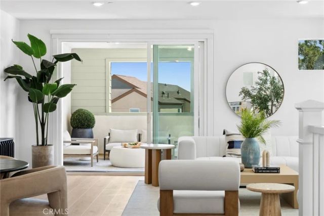 327 Baluster, Irvine, CA 92618