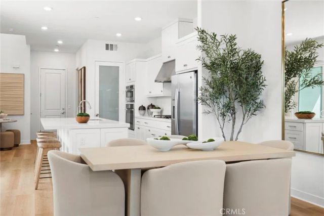 327 Baluster, Irvine, CA 92618