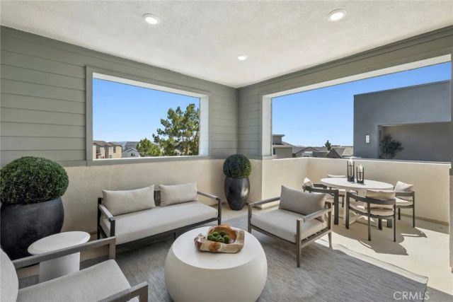 327 Baluster, Irvine, CA 92618