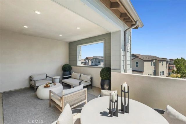 327 Baluster, Irvine, CA 92618