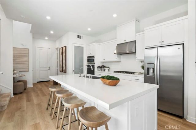 327 Baluster, Irvine, CA 92618