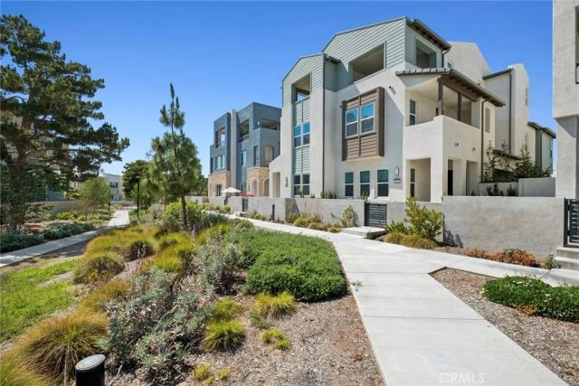 327 Baluster, Irvine, CA 92618