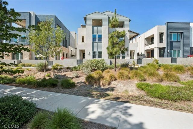 327 Baluster, Irvine, CA 92618