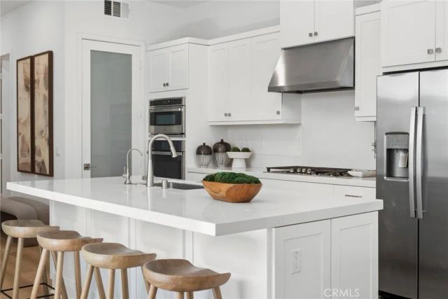 327 Baluster, Irvine, CA 92618