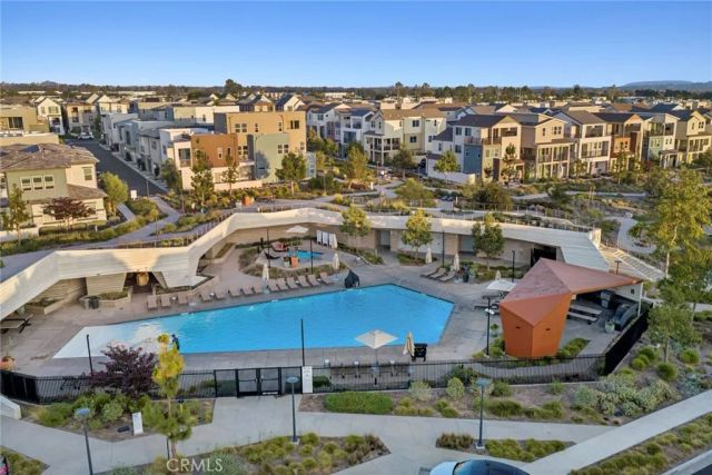 327 Baluster, Irvine, CA 92618
