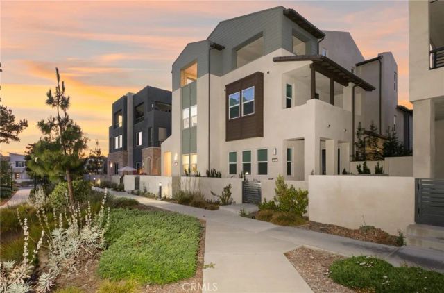 327 Baluster, Irvine, CA 92618