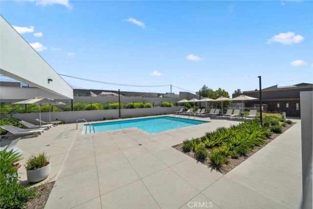 327 Baluster, Irvine, CA 92618