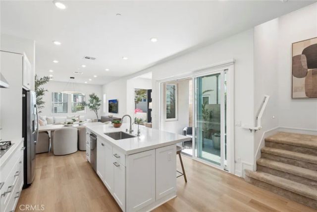327 Baluster, Irvine, CA 92618