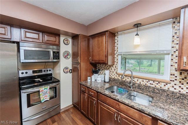 19157 Howe Road, Strongsville, OH 44136