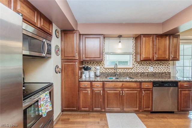 19157 Howe Road, Strongsville, OH 44136