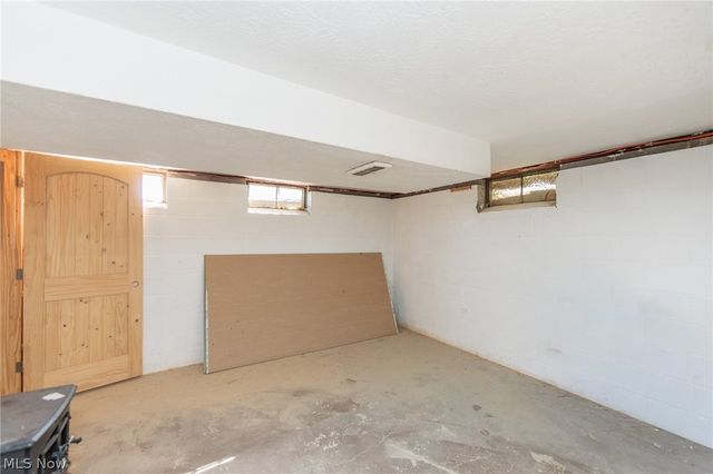 19157 Howe Road, Strongsville, OH 44136