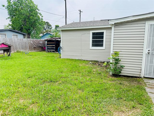 1302 Lamesa Avenue, Pasadena, TX 77506