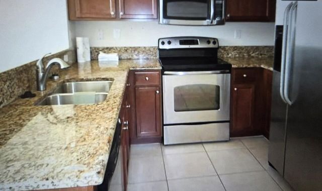 3255 NW 31st Terrace, Oakland Park, FL 33309