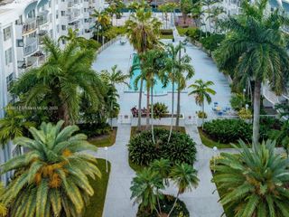 496 NW 165th St Rd D-412, Miami, FL 33169