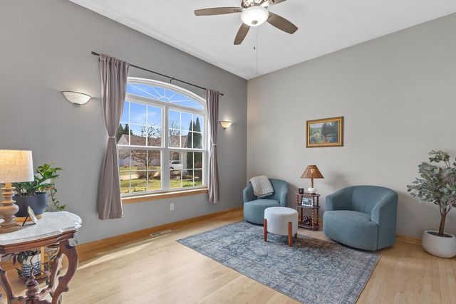 1604 Auburn COURT, Waukesha, WI 53189