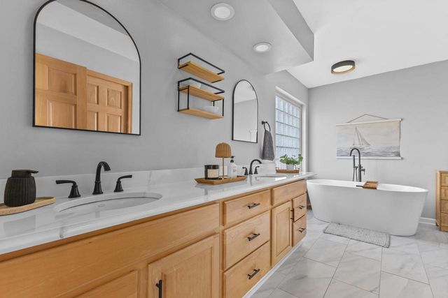 1604 Auburn COURT, Waukesha, WI 53189