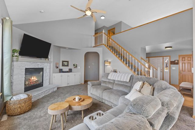 1604 Auburn COURT, Waukesha, WI 53189
