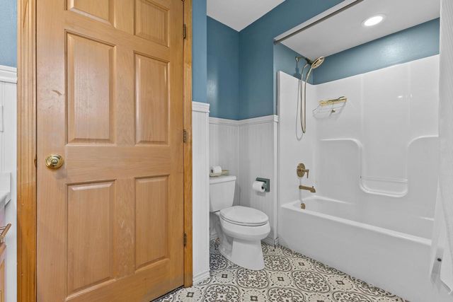 1604 Auburn COURT, Waukesha, WI 53189