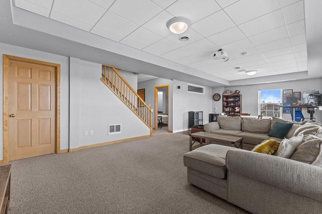 1604 Auburn COURT, Waukesha, WI 53189