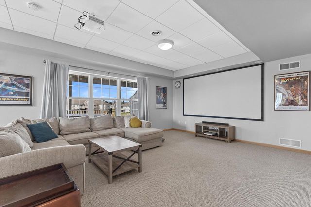 1604 Auburn COURT, Waukesha, WI 53189