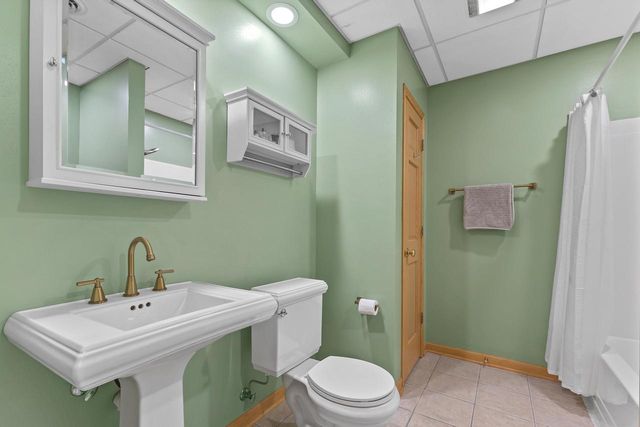 1604 Auburn COURT, Waukesha, WI 53189