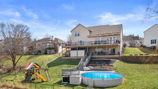 1604 Auburn COURT, Waukesha, WI 53189