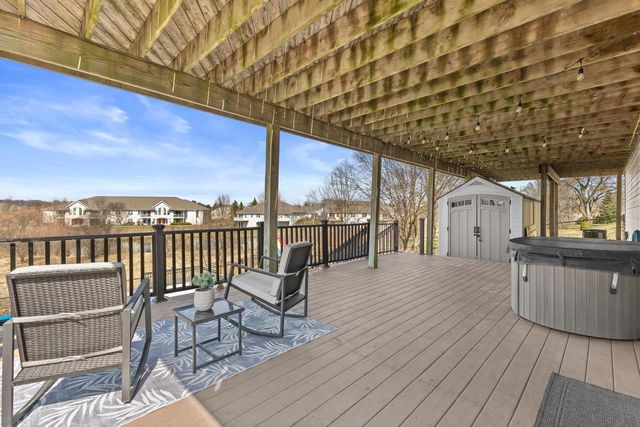 1604 Auburn COURT, Waukesha, WI 53189