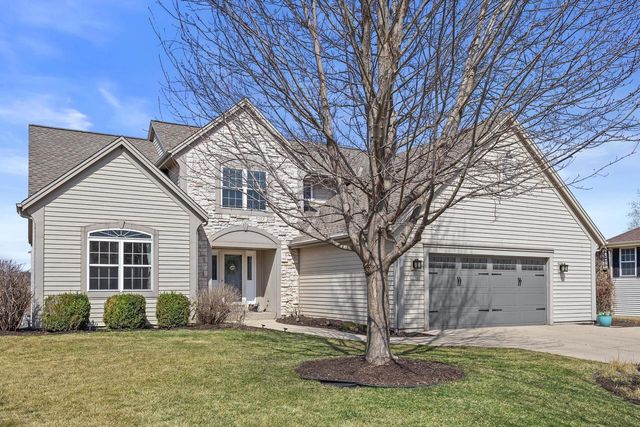 1604 Auburn COURT, Waukesha, WI 53189