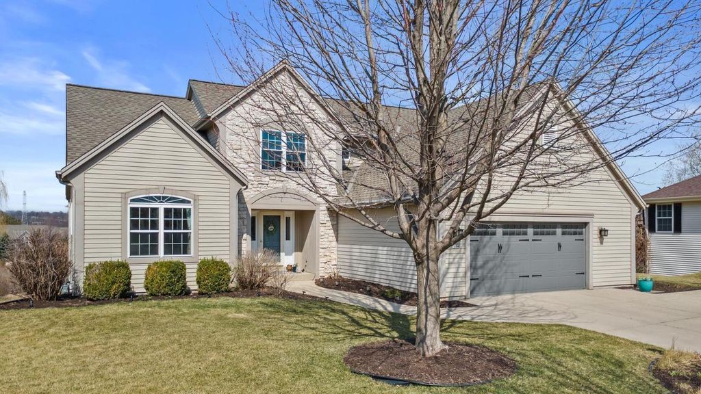 1604 Auburn COURT, Waukesha, WI 53189
