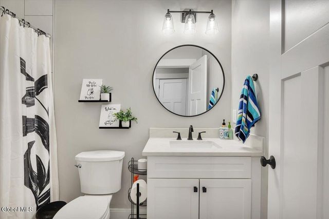 32A Linden Park Drive, Clifton Park, NY 12065