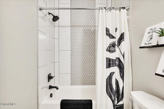 32A Linden Park Drive, Clifton Park, NY 12065