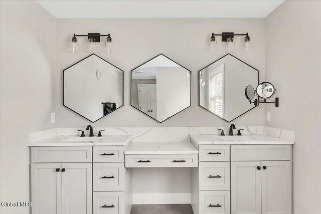 32A Linden Park Drive, Clifton Park, NY 12065