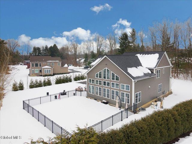 32A Linden Park Drive, Clifton Park, NY 12065