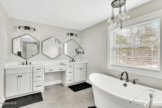 32A Linden Park Drive, Clifton Park, NY 12065