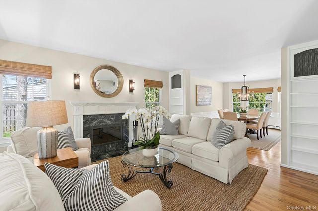 15 Rosebriar Lane, East Quogue, NY 11942