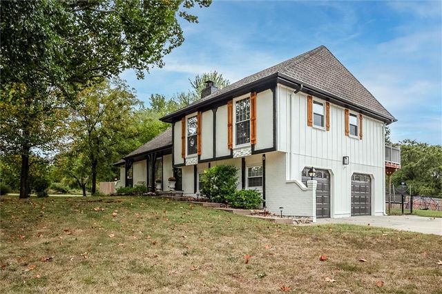 23210 Old Cyclone School Road, Lee's Summit, MO 64064