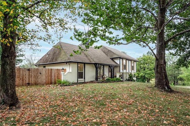 23210 Old Cyclone School Road, Lee's Summit, MO 64064