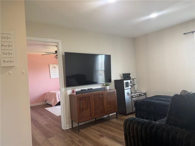 23210 Old Cyclone School Road, Lee's Summit, MO 64064