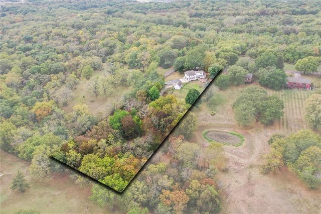 23210 Old Cyclone School Road, Lee's Summit, MO 64064