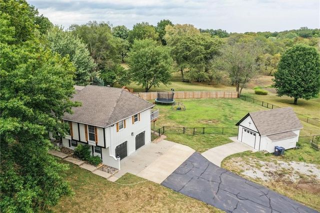 23210 Old Cyclone School Road, Lee's Summit, MO 64064