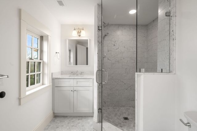 23 Ward St, Woburn, MA 01801