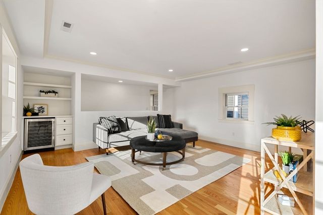 23 Ward St, Woburn, MA 01801