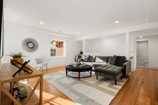 23 Ward St, Woburn, MA 01801