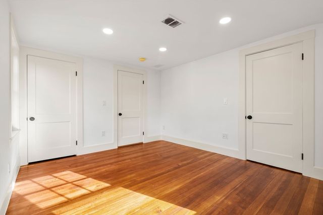 23 Ward St, Woburn, MA 01801