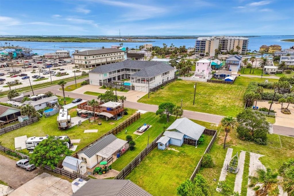 322 Tarrant Ave, Port Aransas, TX 78373 — photo 2