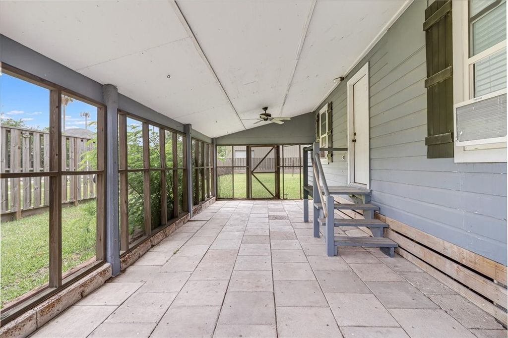 322 Tarrant Ave, Port Aransas, TX 78373 — photo 5