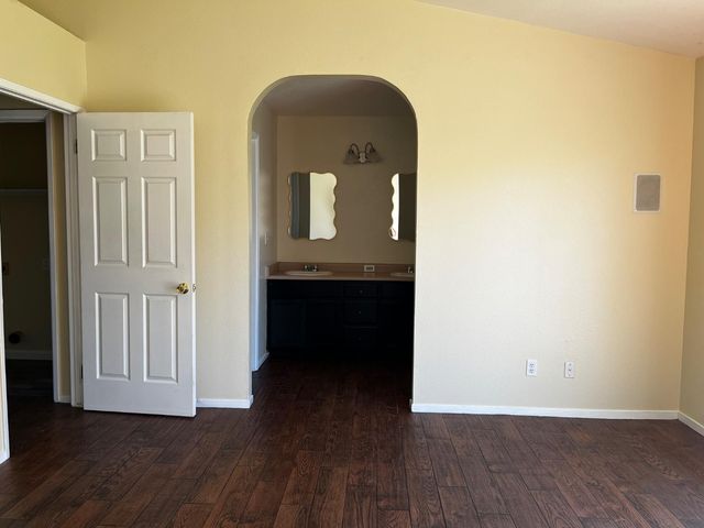 1860 Vassar Ct, Los Banos, CA 93635